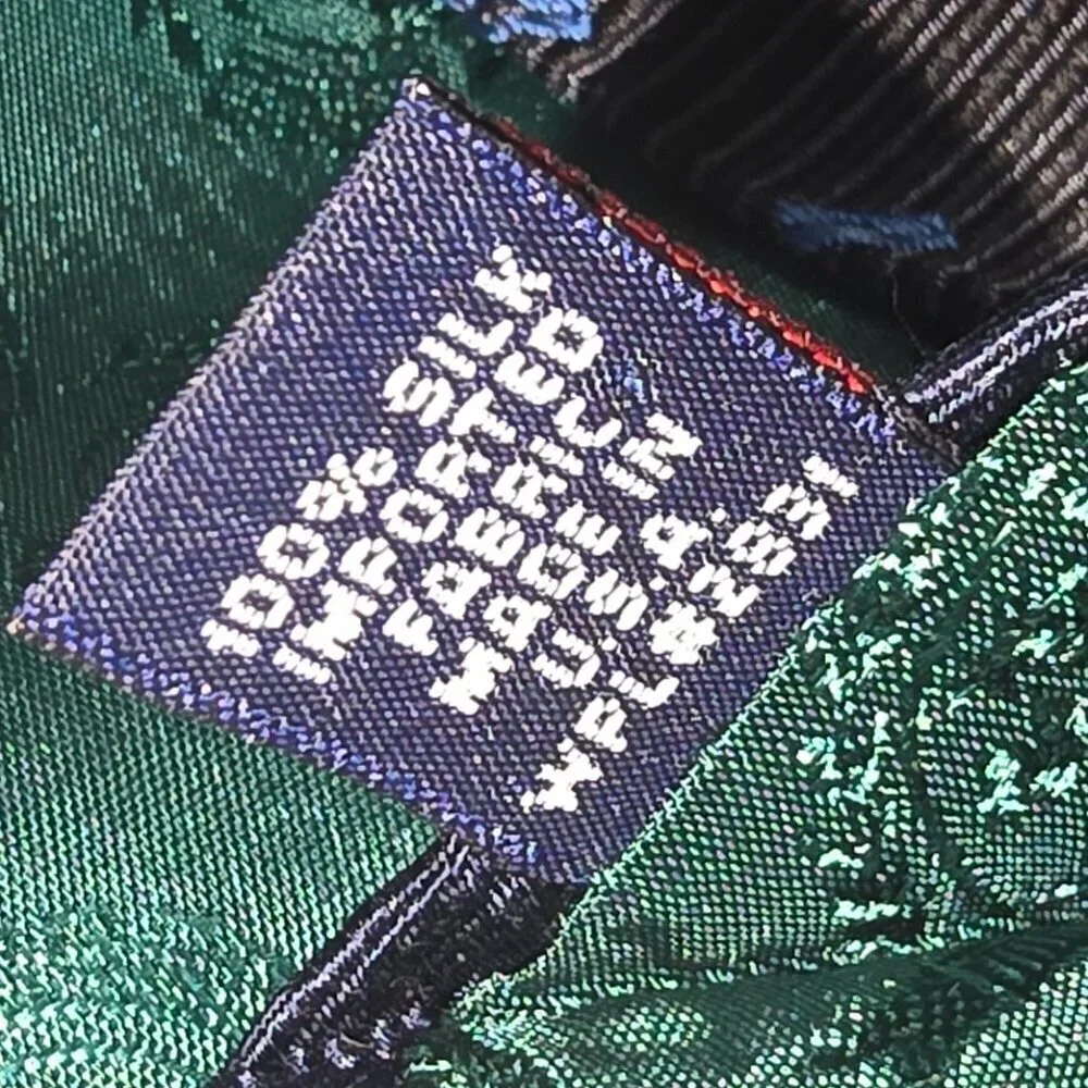 TOMMY HILFIGER MENS 100% SILK TIE BLACK WITH ELECTRIC BLUE DESIGN EUC